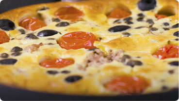 Клафути с тунцом и томатами черри